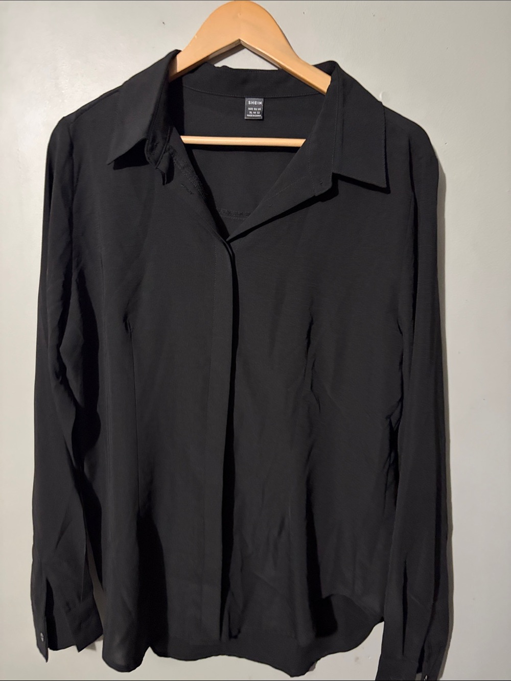 SHEIN Black Long-Sleeve Women’s Button-Up Shirt